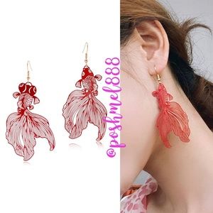 Gorgeous Fun Unique Fantail Goldfish Detailed Drop Earrings Ultra Lightw…